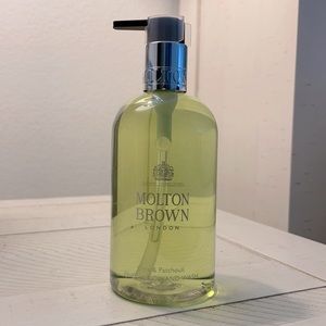 New 10 oz Molton Brown Lime & Parchouli Soap